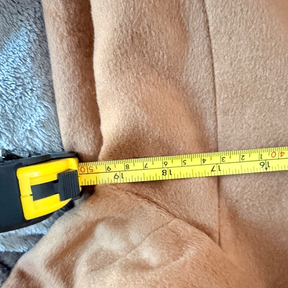 Like new, 100% cashmere coat size 8 - Picture 9 of 13